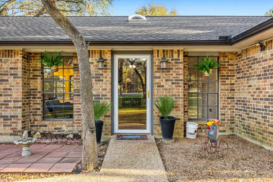 2621 Oak Haven Dr, San Marcos, TX 78666 - Image #2