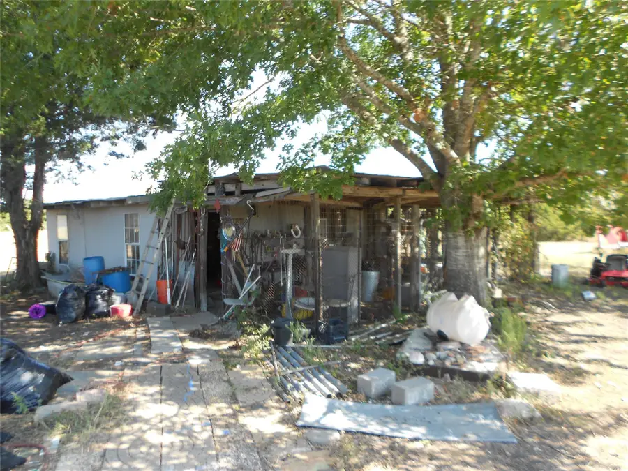 377 Crooked Rd, Dale, TX 78616 - Image #3