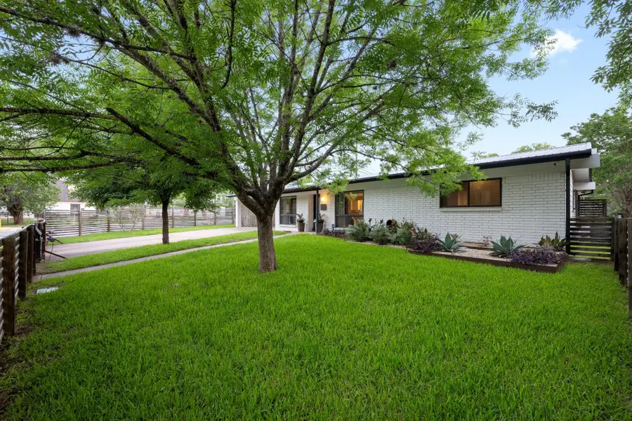 1723 Fawn Dr, Austin, TX 78741 - #2