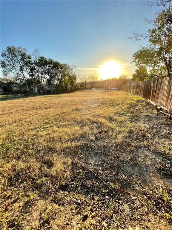 2009 Greenwood Ave, Austin, TX 78723 - Image #2