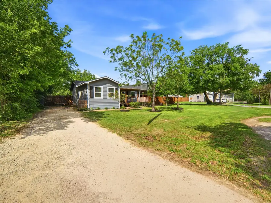 700 9th St St, Blanco, TX 78606 - #3