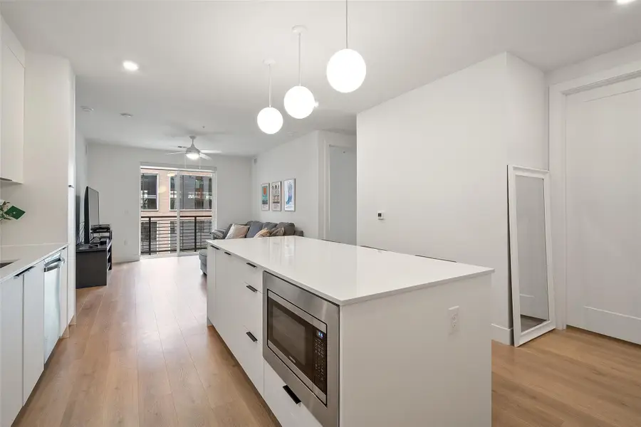 1701 Simond Ave #305, Austin, TX 78723 - Image #3