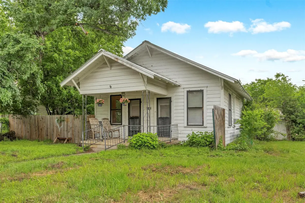 1002 Washburn St, Taylor, TX 76574 - #1