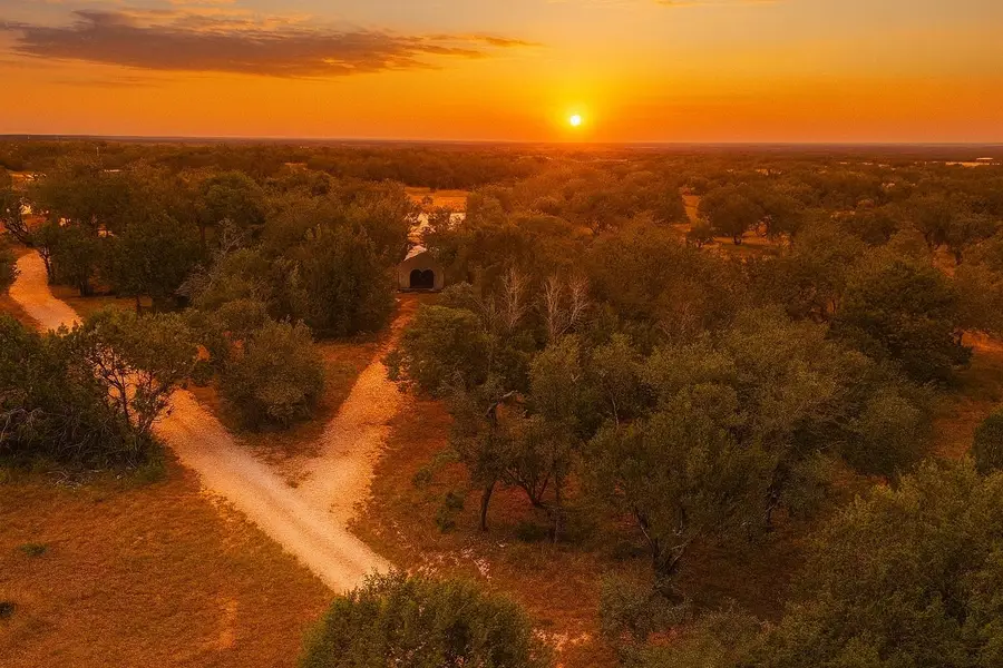 322 Maverick Way, Briggs, TX 78608 - Image #2