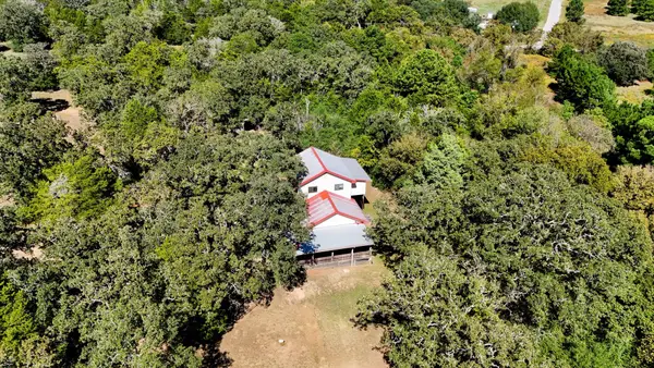191 Pine Valley Loop, Smithville, TX 78957