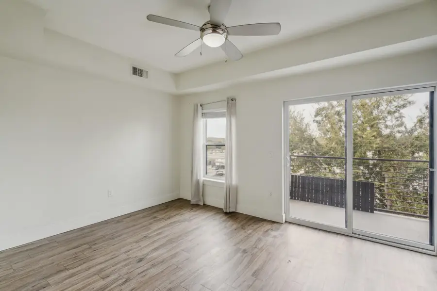 6444 Burnet Rd #305, Austin, TX 78757 - Image #2