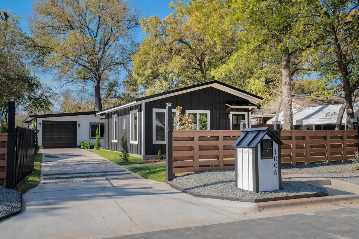 1006 Cherico St, Austin, TX 78702 - Image #1