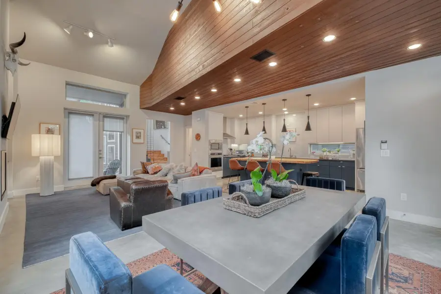 209 El Paso St, Austin, TX 78704 - #3