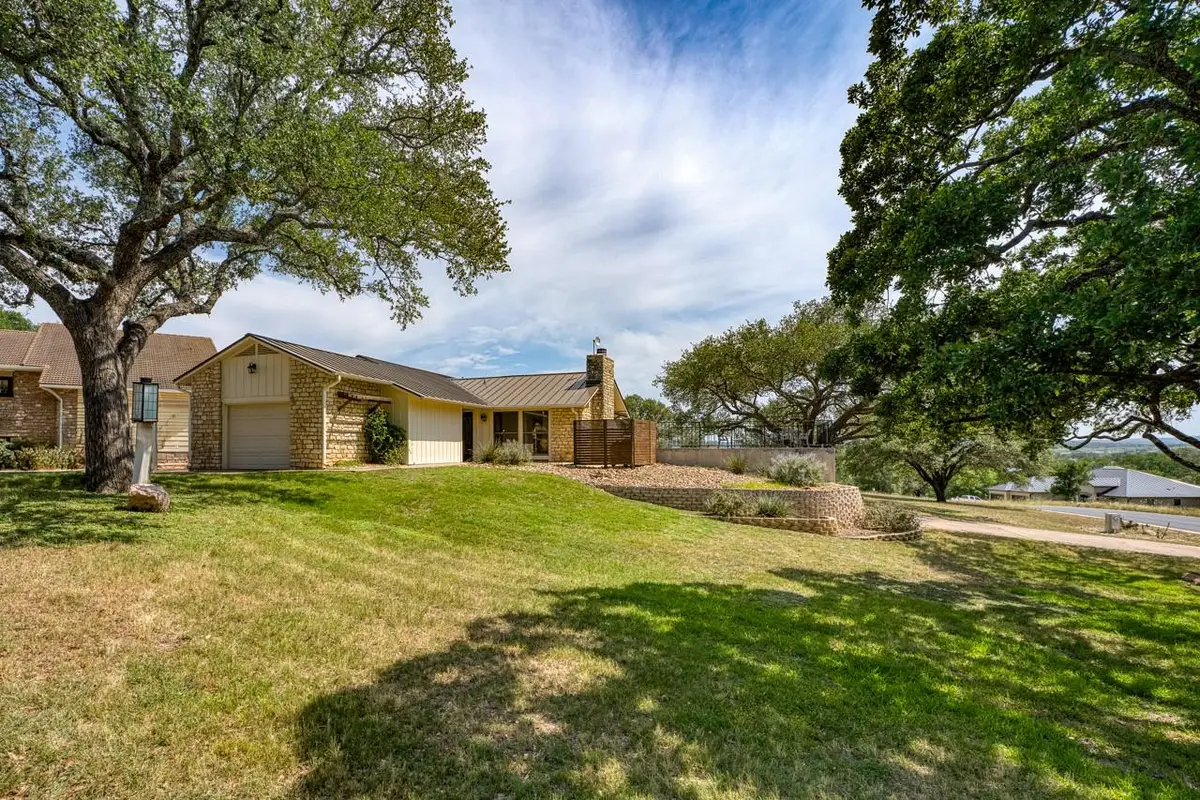 305 Onyx Dr, Horseshoe Bay, TX 78657 - #1
