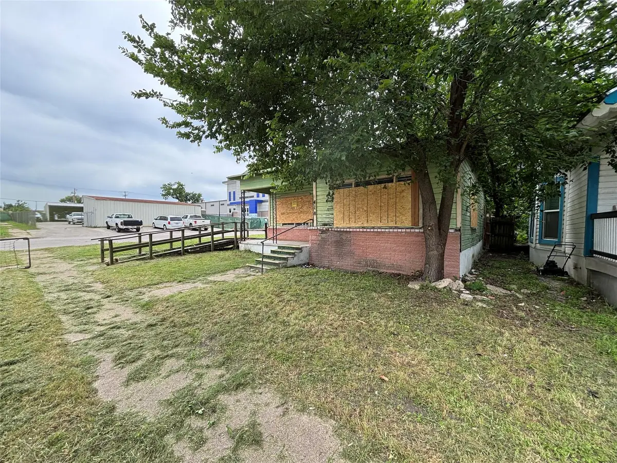 418 S 5th St, Temple, TX 76504 - #1