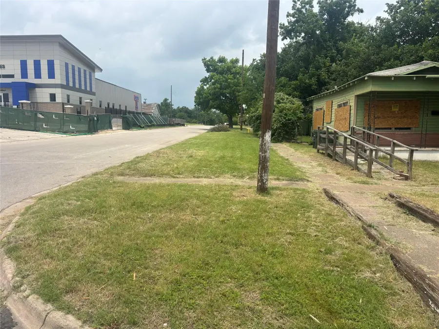 418 S 5th St, Temple, TX 76504 - #2