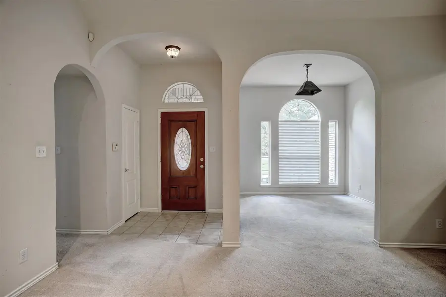 118 Kaneohe Dr, Bastrop, TX 78602 - Image #2