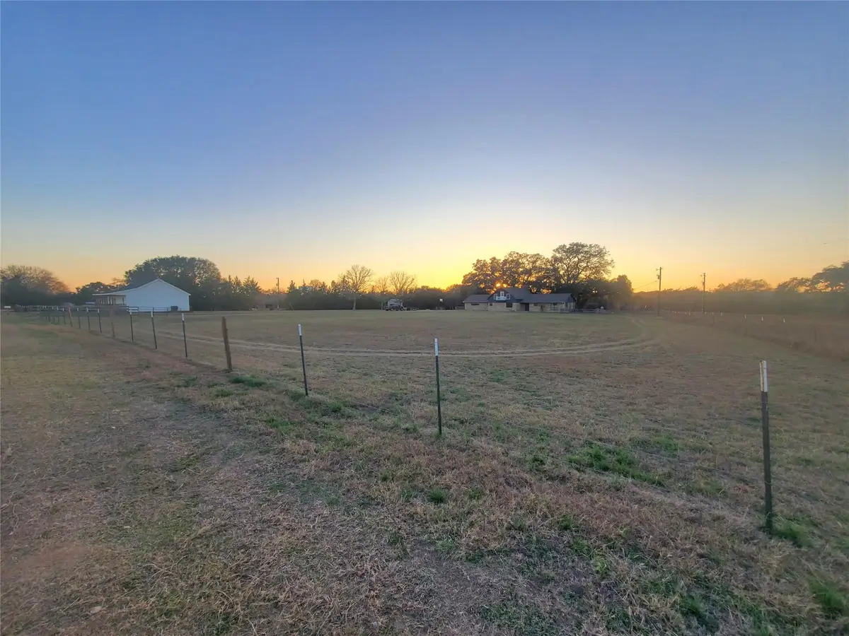 105 Red Tip Ln, Brenham, TX 77833 - #1