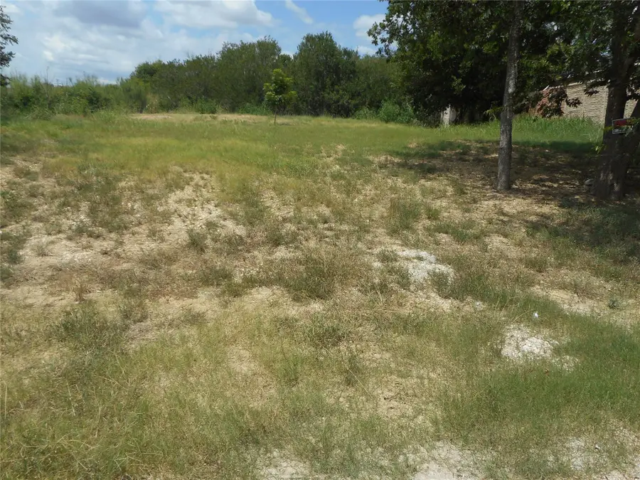 808 W Maple St, Taylor, TX 76574 - Image #3