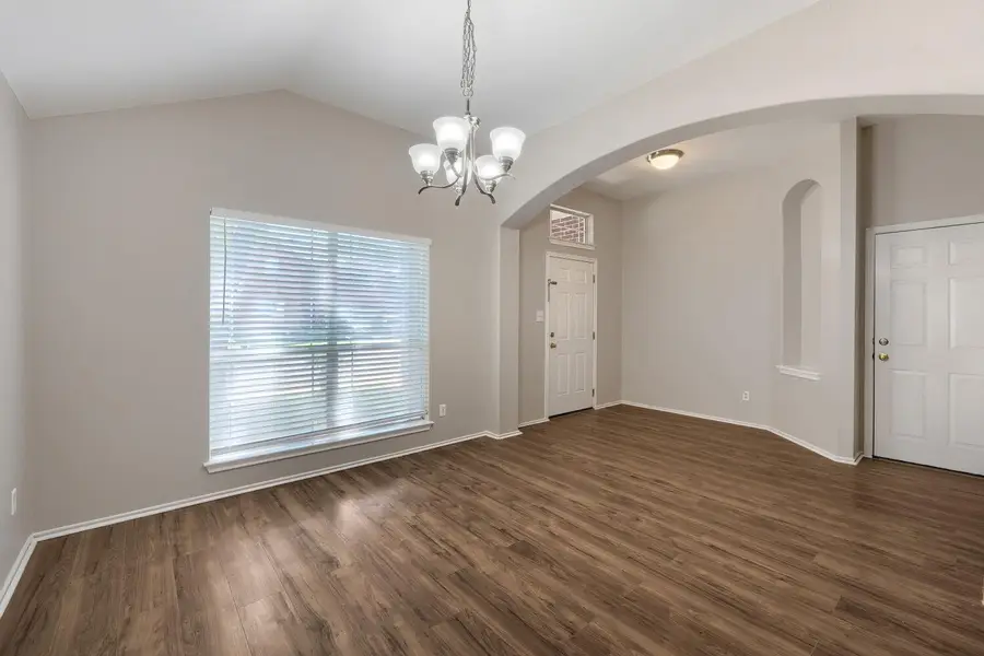 9305 Pioneer Forest Dr, Austin, TX 78744 - #3
