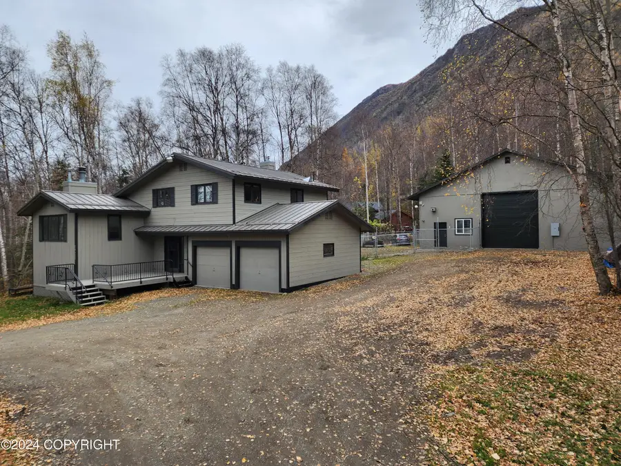 20527 Mark Circle, Chugiak, AK 99567 - Image #2