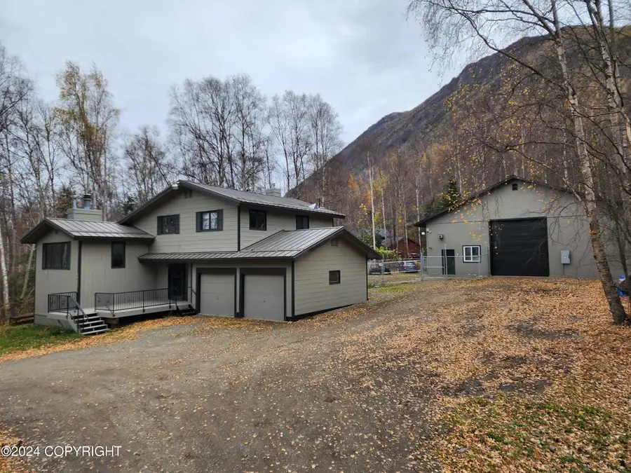20527 Mark Circle, Chugiak, AK 99567 - Image #3
