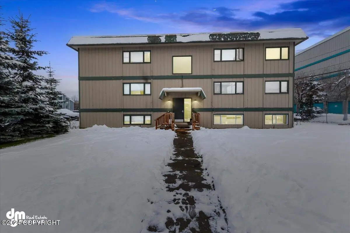 3530 E 42nd Avenue, Anchorage, AK 99508 - #1