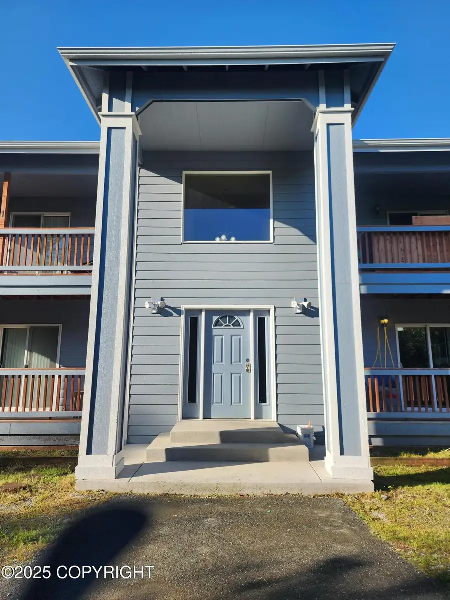 5040 S Mainsail Avenue, Wasilla, AK 99623 - Image #2