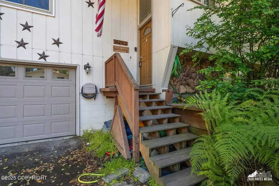 5240 E 42nd Avenue, Anchorage, AK 99508 - Image #3