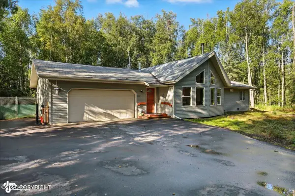 6420 W Commadore Lane, Wasilla, AK 99623