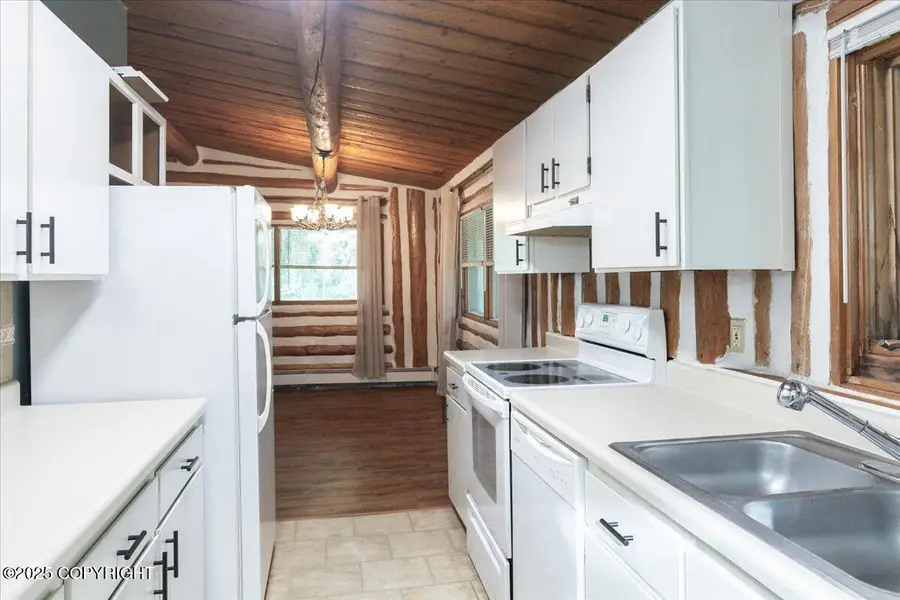 2420 Schutzen Street, North Pole, AK 99705 - Image #2