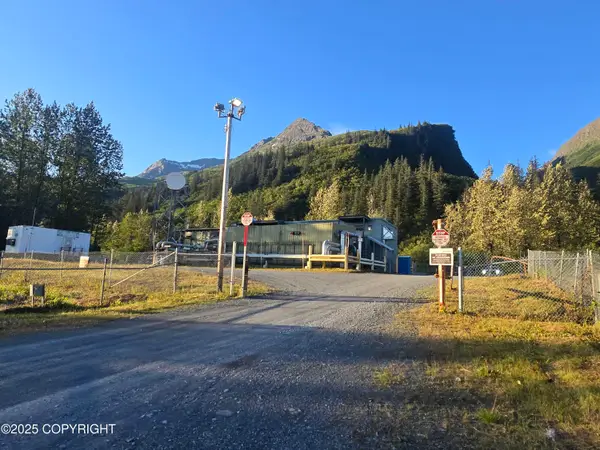 2490 Dayville Road, Valdez, AK 99686