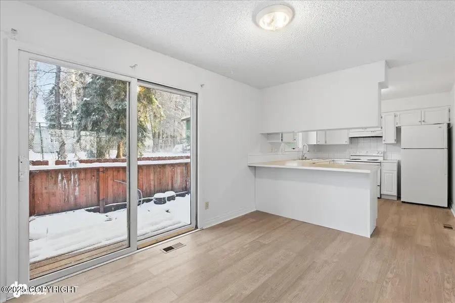 311 Lynnwood Drive #4, Anchorage, AK 99518 - Image #3