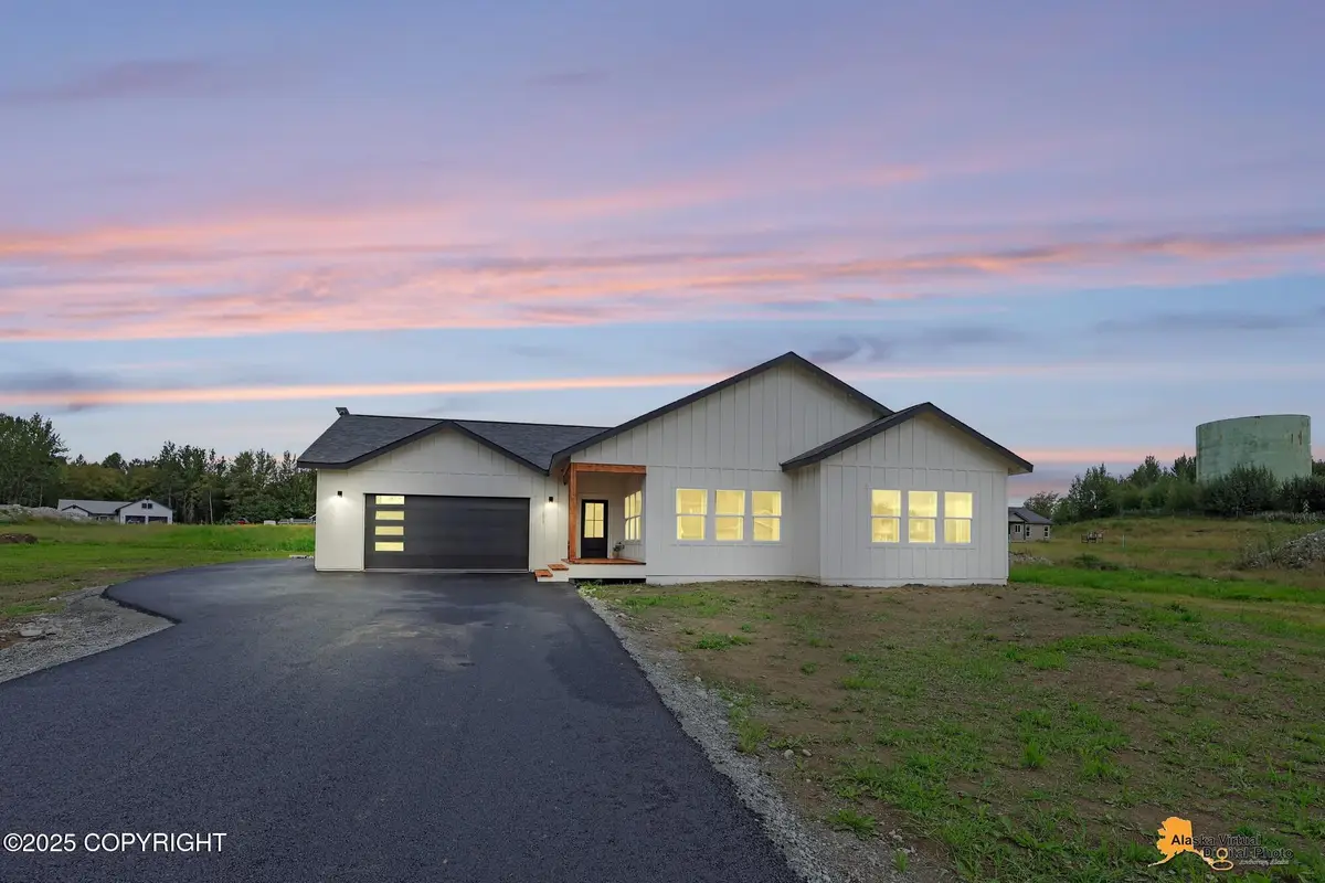 11879 E Apple Circle, Palmer, AK 99645 - Image #1