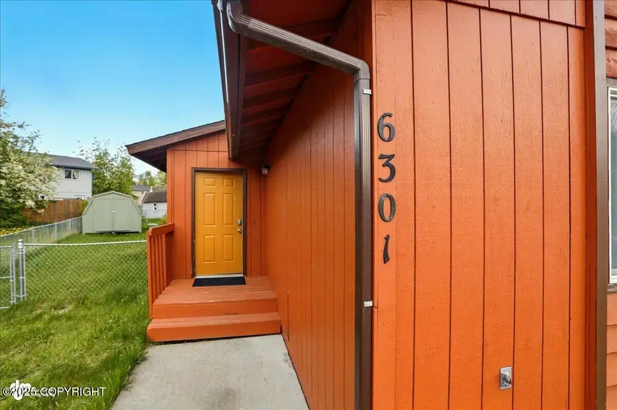 6301 Newt Drive, Anchorage, AK 99507 - Image #3