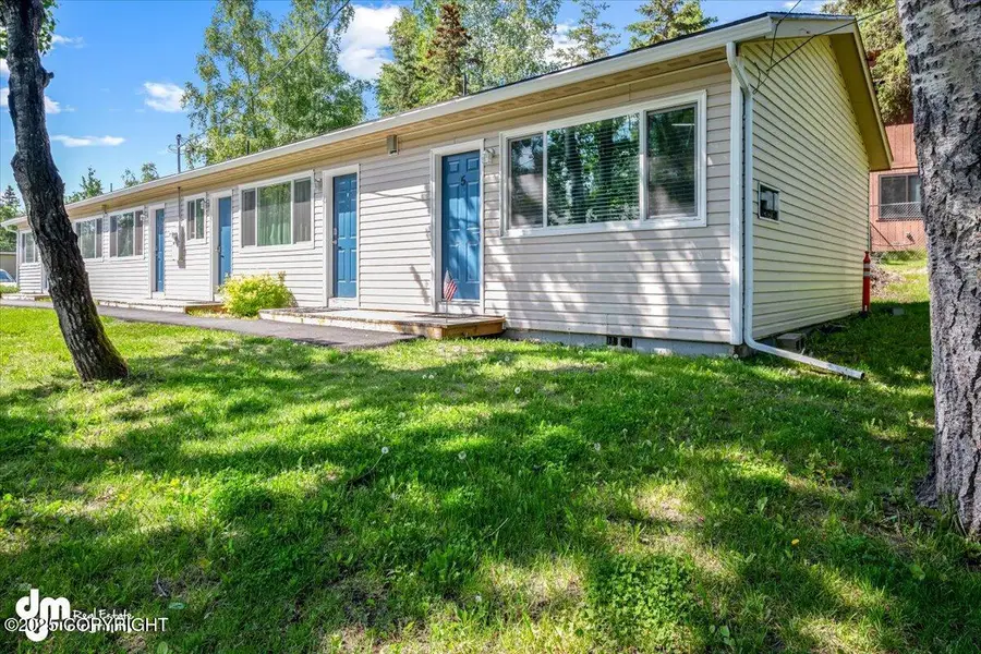 2607 W 33rd Avenue, Anchorage, AK 99517 - #3