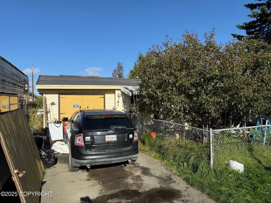 6613 E 11th Avenue, Anchorage, AK 99504 - Image #2