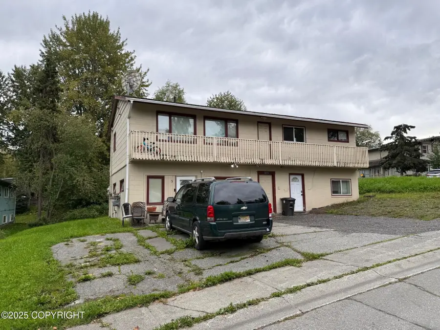 2213 Eagle Street, Anchorage, AK 99503 - Image #3