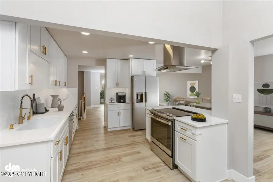 7817 Brentwood Drive, Anchorage, AK 99502 - Image #3