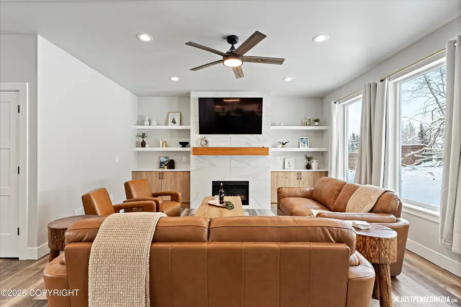 9203 Strutz Avenue, Anchorage, AK 99507 - Image #3