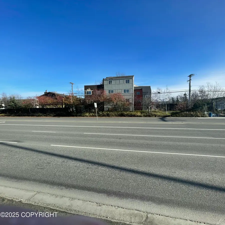 1471 W 26th Avenue, Anchorage, AK 99503 - Image #2