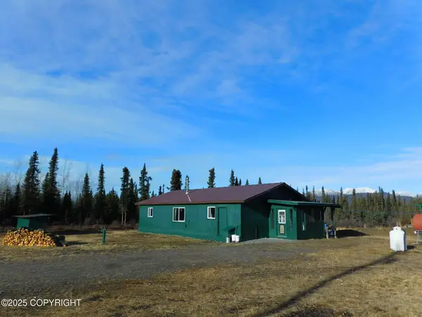 000 Four Mile Road, Slana, AK 99586