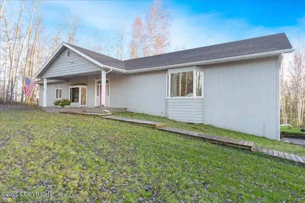 493 Valley View Drive, Fairbanks, AK 99712