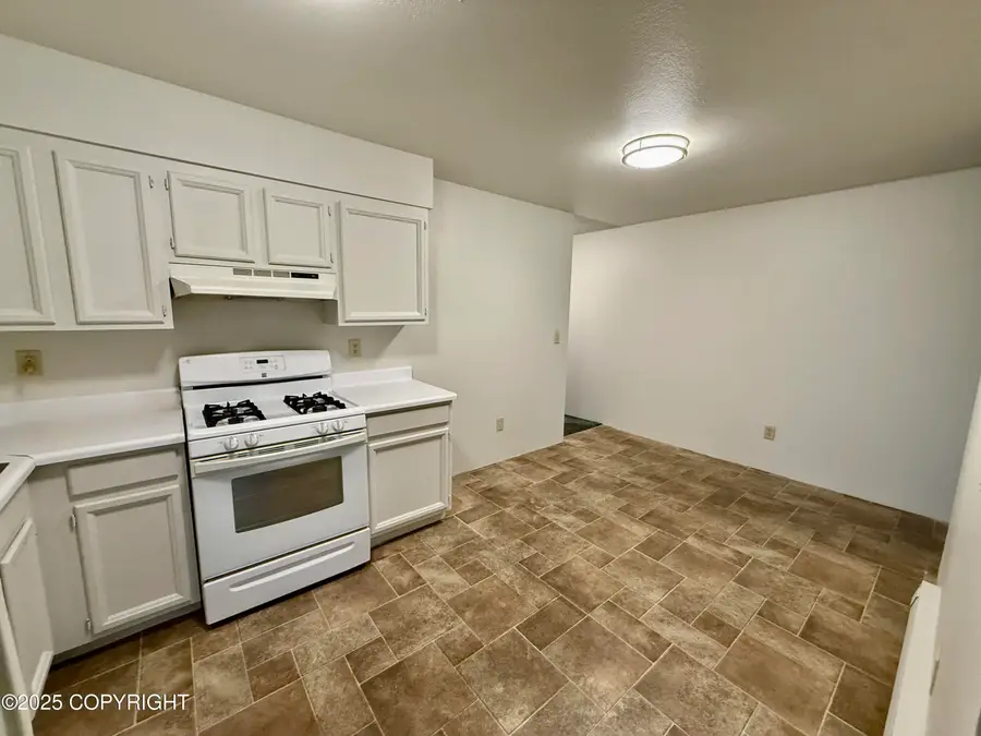 518 E 22nd Avenue #7, Anchorage, AK 99503 - Image #3