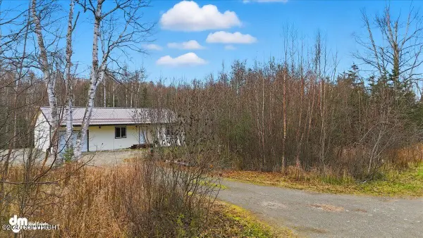 7050 W Highcrest Lane, Wasilla, AK 99623