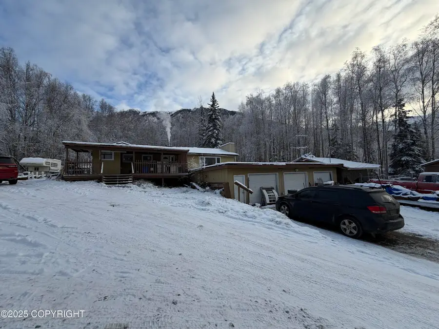 21635 Settlers Drive, Chugiak, AK 99567 - Image #3