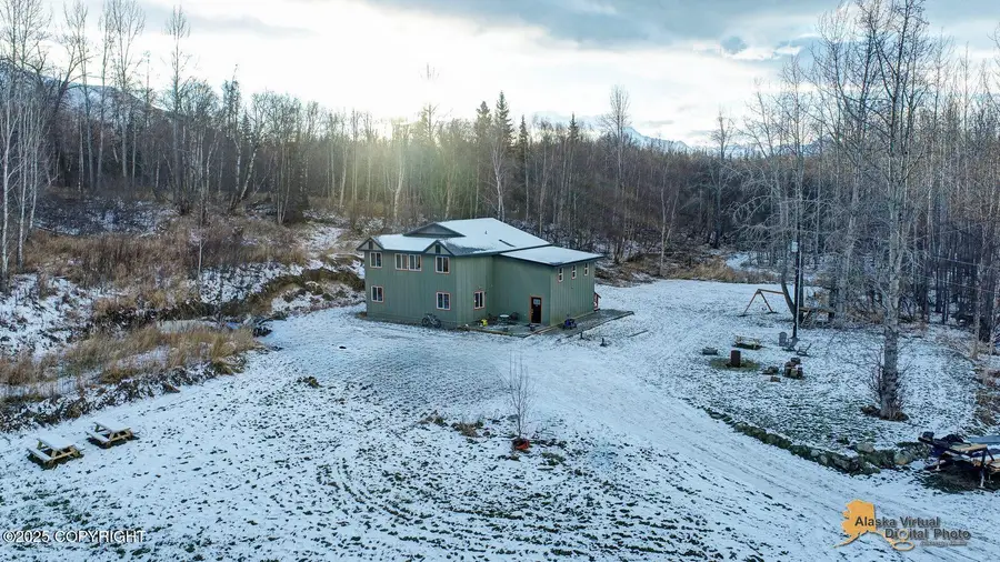 6235 N Wolverine Road, Palmer, AK 99645 - Image #3