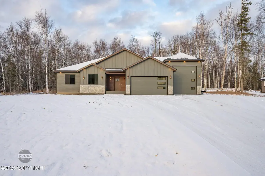 2073 W Cashatt Drive, Wasilla, AK 99654 - Image #2