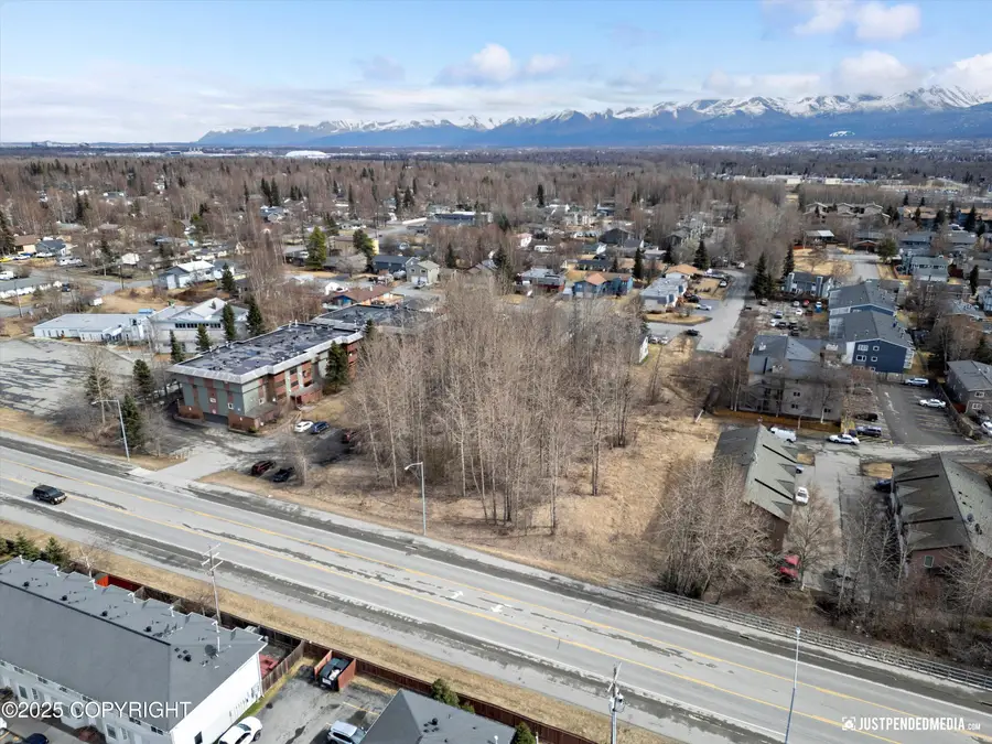 8525 Jewel Lake Road, Anchorage, AK 99502 - Image #2