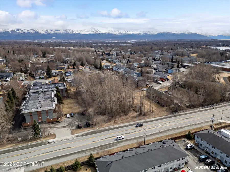 8525 Jewel Lake Road, Anchorage, AK 99502 - Image #3