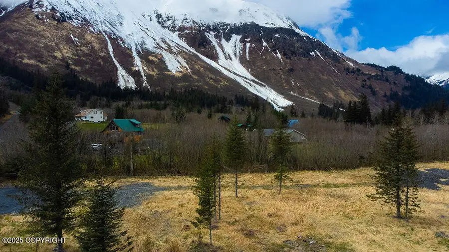 2417 Maple Street, Seward, AK 99664 - Image #3