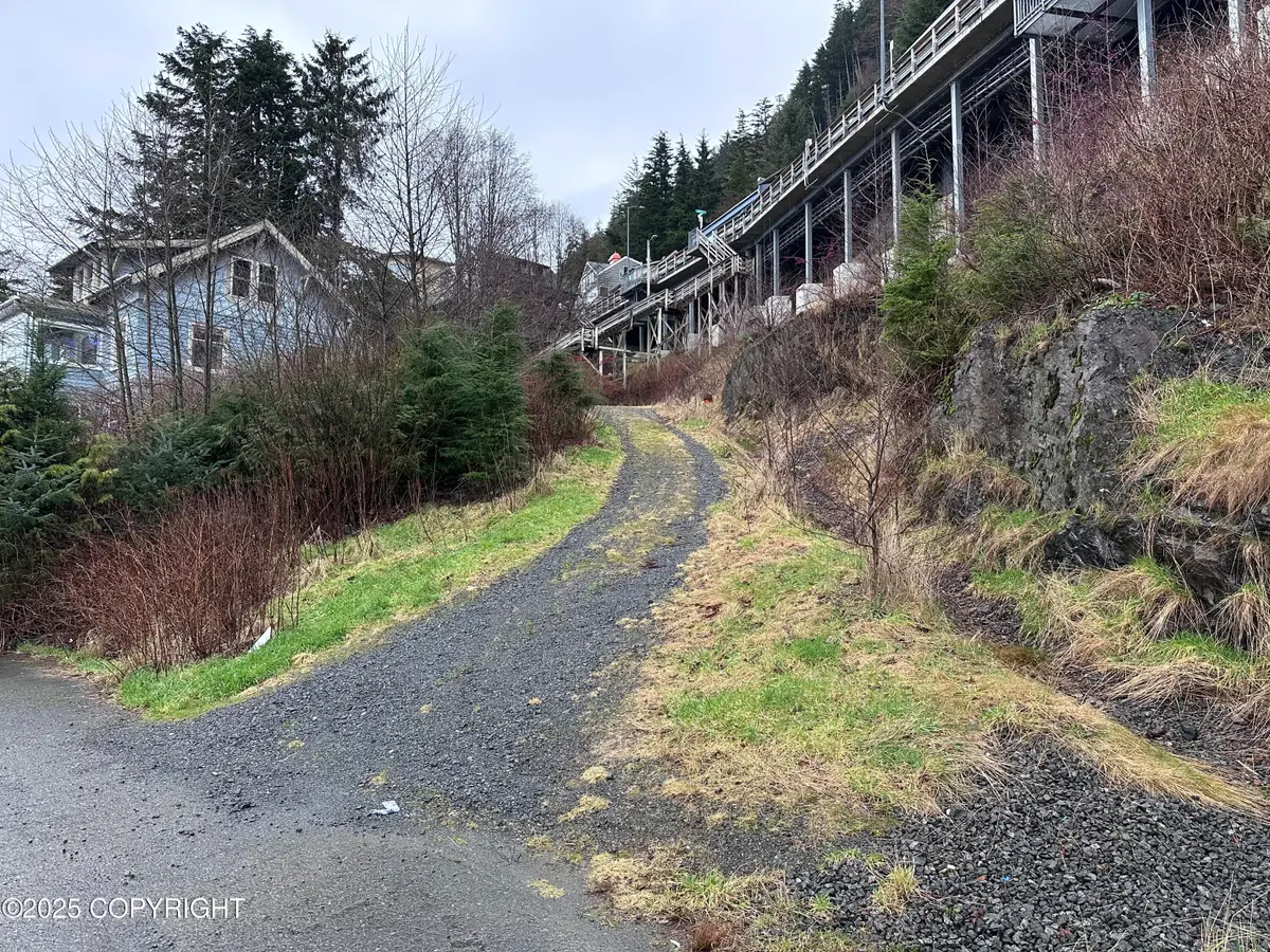 118 Elliot Street, Ketchikan, AK 99901 - #1