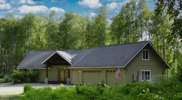 11838 N Hagion Shores Drive, Willow, AK 99688