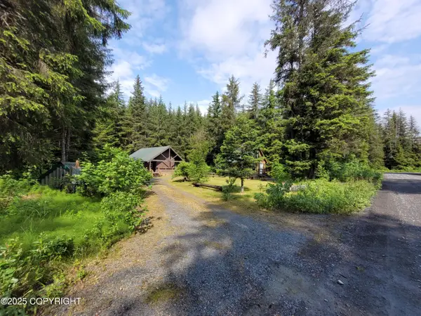 13925 Ravenquest Avenue, Seward, AK 99664