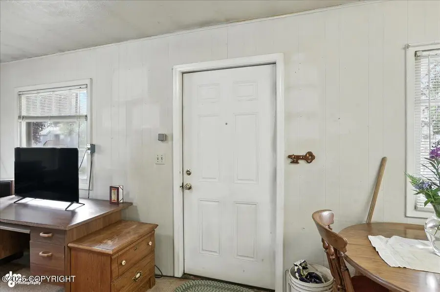 1806 Cleveland Avenue, Anchorage, AK 99517 - Image #2